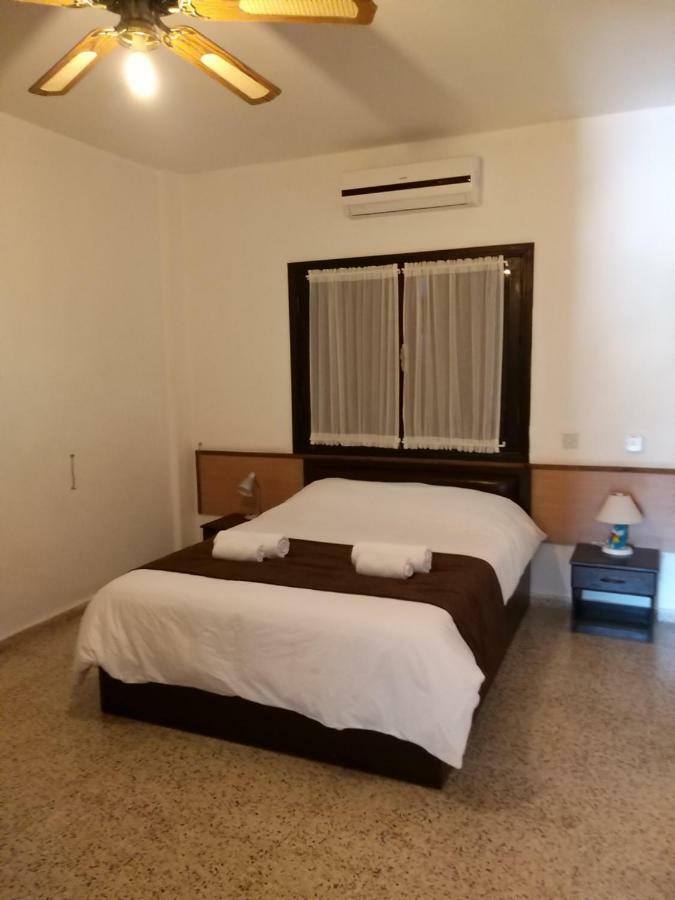 Balci Plaza Hotel&Balci Plaza guest Bungalows Karpaz peninsula Selenias Exterior foto
