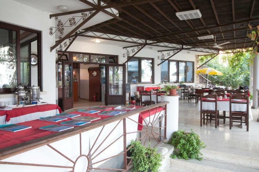 Balci Plaza Hotel&Balci Plaza guest Bungalows Karpaz peninsula Selenias Exterior foto