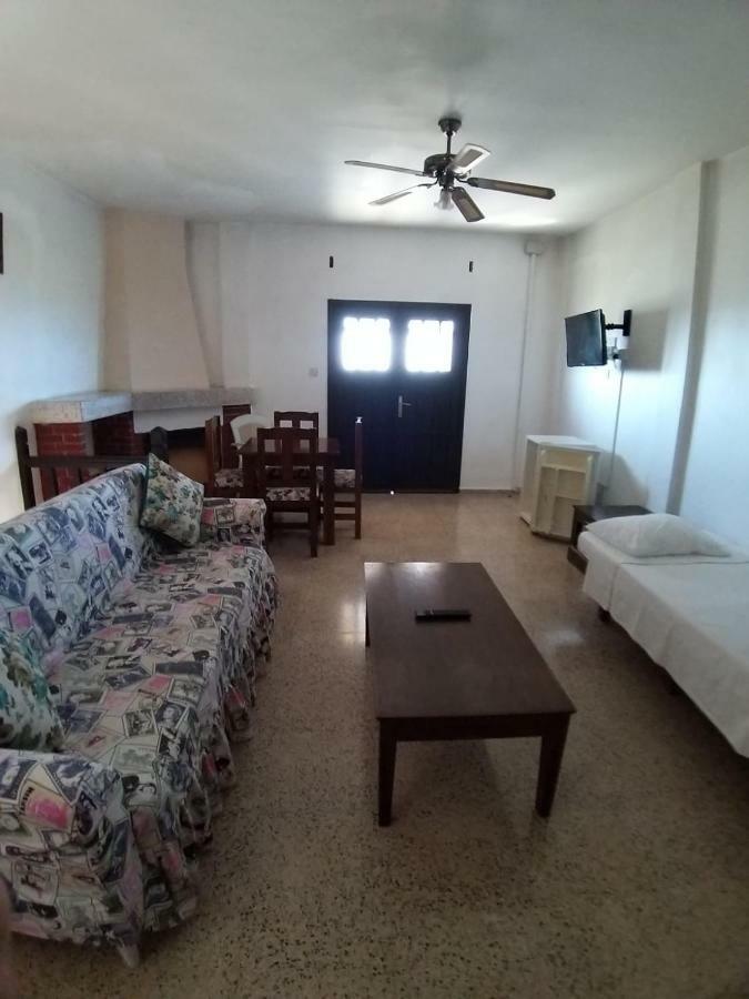 Balci Plaza Hotel&Balci Plaza guest Bungalows Karpaz peninsula Selenias Exterior foto